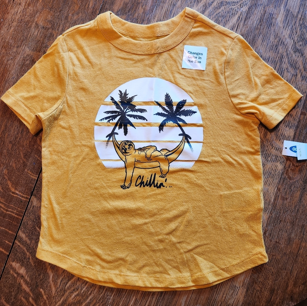 NWT Old Navy Sloth "Chillin" Color Change Tee | Sun-Activated T-Shirt
